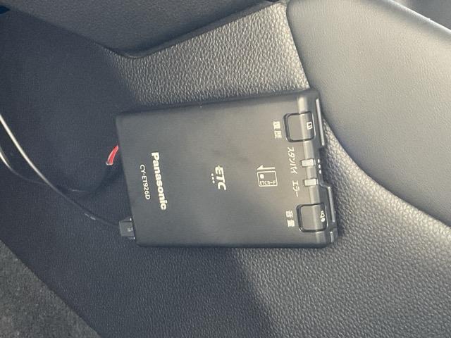 フィット e:HEVホーム 前後誤発進抑制機能 クリソナ 助手席エアバッグ 運転席エアバッグ アイドリングストップ LEDライト バックカメラ ABS サイドエアバッグ オートクルーズコントロール フルセグTV(29枚目)