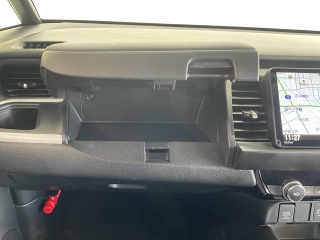 フィット e:HEVホーム 前後誤発進抑制機能 クリソナ 助手席エアバッグ 運転席エアバッグ アイドリングストップ LEDライト バックカメラ ABS サイドエアバッグ オートクルーズコントロール フルセグTV(33枚目)