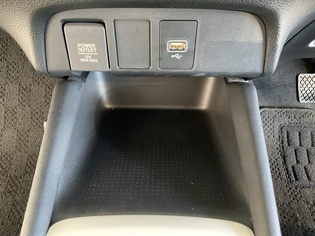 フィット e:HEVホーム 前後誤発進抑制機能 クリソナ 助手席エアバッグ 運転席エアバッグ アイドリングストップ LEDライト バックカメラ ABS サイドエアバッグ オートクルーズコントロール フルセグTV(36枚目)