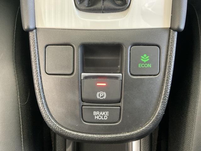 フィット e:HEVホーム 前後誤発進抑制機能 クリソナ 助手席エアバッグ 運転席エアバッグ アイドリングストップ LEDライト バックカメラ ABS サイドエアバッグ オートクルーズコントロール フルセグTV(42枚目)