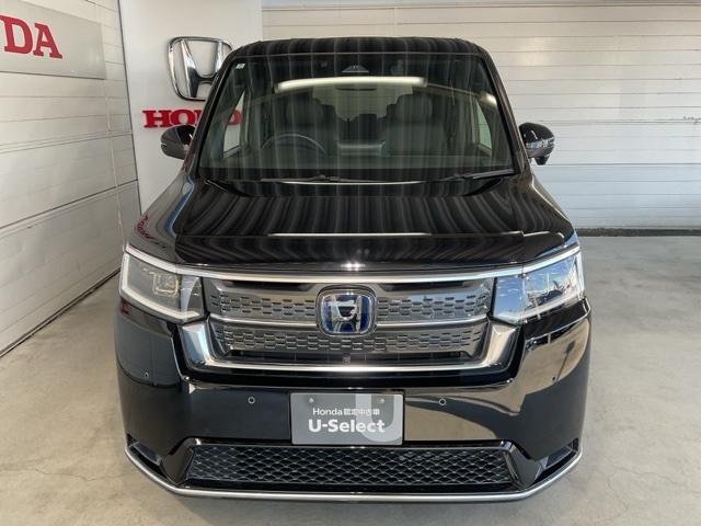 ステップワゴン ｅ：ＨＥＶスパーダプレミアムライン　・ひょう害修理済み車・前後ドラレコ装着車　マルチカメラ　Ｐテールゲート　両側自動ドア　Ｆセグ　クリアランスソナ　クルーズＣ　助手席エアバッグ　スマートＫ　シ－トヒ－タ－　サイドカメラ　ＤＶＤ再生　禁煙（3枚目）