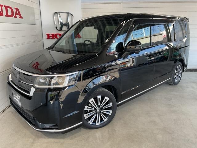 ステップワゴン ｅ：ＨＥＶスパーダプレミアムライン　・ひょう害修理済み車・前後ドラレコ装着車　マルチカメラ　Ｐテールゲート　両側自動ドア　Ｆセグ　クリアランスソナ　クルーズＣ　助手席エアバッグ　スマートＫ　シ－トヒ－タ－　サイドカメラ　ＤＶＤ再生　禁煙（4枚目）