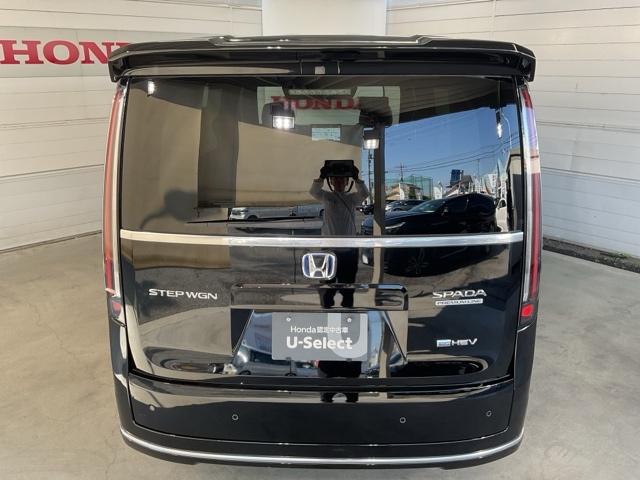 ステップワゴン ｅ：ＨＥＶスパーダプレミアムライン　・ひょう害修理済み車・前後ドラレコ装着車　マルチカメラ　Ｐテールゲート　両側自動ドア　Ｆセグ　クリアランスソナ　クルーズＣ　助手席エアバッグ　スマートＫ　シ－トヒ－タ－　サイドカメラ　ＤＶＤ再生　禁煙（7枚目）