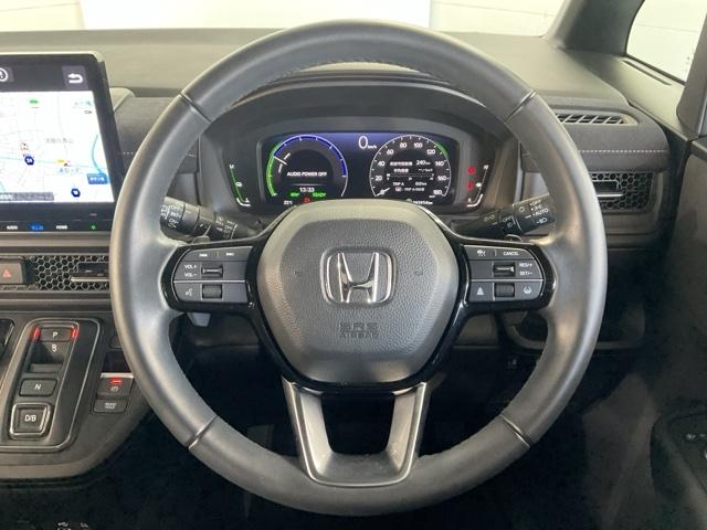 ステップワゴン ｅ：ＨＥＶスパーダプレミアムライン　・ひょう害修理済み車・前後ドラレコ装着車　マルチカメラ　Ｐテールゲート　両側自動ドア　Ｆセグ　クリアランスソナ　クルーズＣ　助手席エアバッグ　スマートＫ　シ－トヒ－タ－　サイドカメラ　ＤＶＤ再生　禁煙（14枚目）