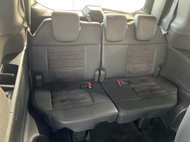 ステップワゴン ｅ：ＨＥＶスパーダプレミアムライン　・ひょう害修理済み車・前後ドラレコ装着車　マルチカメラ　Ｐテールゲート　両側自動ドア　Ｆセグ　クリアランスソナ　クルーズＣ　助手席エアバッグ　スマートＫ　シ－トヒ－タ－　サイドカメラ　ＤＶＤ再生　禁煙（20枚目）