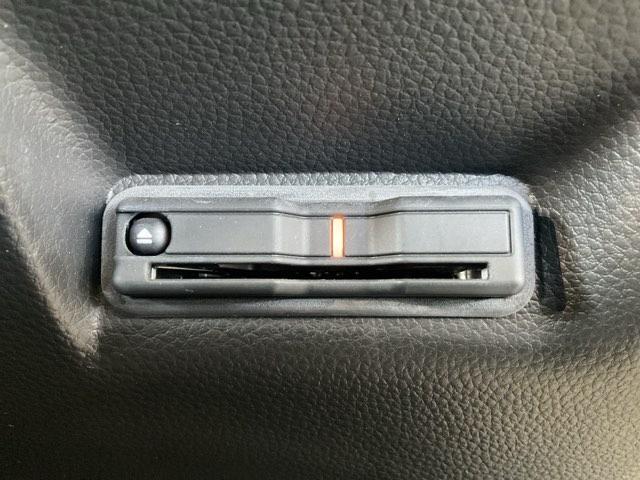 ステップワゴン ｅ：ＨＥＶスパーダプレミアムライン　・ひょう害修理済み車・前後ドラレコ装着車　マルチカメラ　Ｐテールゲート　両側自動ドア　Ｆセグ　クリアランスソナ　クルーズＣ　助手席エアバッグ　スマートＫ　シ－トヒ－タ－　サイドカメラ　ＤＶＤ再生　禁煙（30枚目）