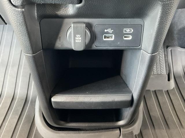 ステップワゴン ｅ：ＨＥＶスパーダプレミアムライン　・ひょう害修理済み車・前後ドラレコ装着車　マルチカメラ　Ｐテールゲート　両側自動ドア　Ｆセグ　クリアランスソナ　クルーズＣ　助手席エアバッグ　スマートＫ　シ－トヒ－タ－　サイドカメラ　ＤＶＤ再生　禁煙（38枚目）