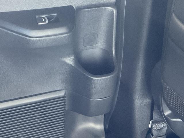 ステップワゴン ｅ：ＨＥＶスパーダプレミアムライン　・ひょう害修理済み車・前後ドラレコ装着車　マルチカメラ　Ｐテールゲート　両側自動ドア　Ｆセグ　クリアランスソナ　クルーズＣ　助手席エアバッグ　スマートＫ　シ－トヒ－タ－　サイドカメラ　ＤＶＤ再生　禁煙（42枚目）