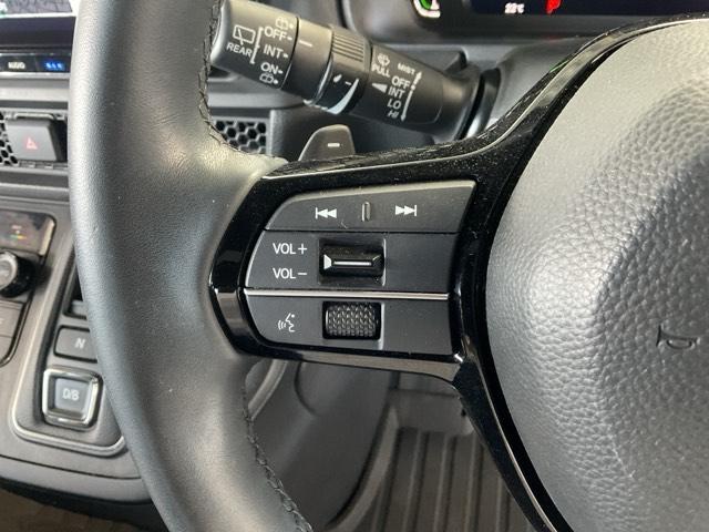 ステップワゴン ｅ：ＨＥＶスパーダプレミアムライン　・ひょう害修理済み車・前後ドラレコ装着車　マルチカメラ　Ｐテールゲート　両側自動ドア　Ｆセグ　クリアランスソナ　クルーズＣ　助手席エアバッグ　スマートＫ　シ－トヒ－タ－　サイドカメラ　ＤＶＤ再生　禁煙（53枚目）