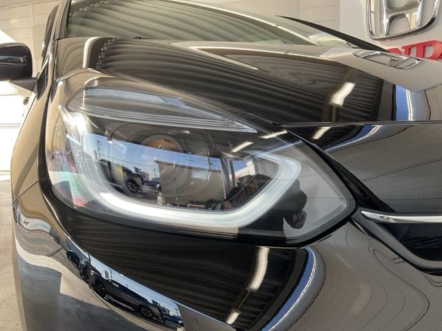 フィット e:HEVホーム ・当社デモカー・前後ドラレコ装着車 前後誤発進抑制機能 クリソナ 助手席エアバッグ 運転席エアバッグ 1オナ アイドリングストップ 禁煙 LEDライト バックカメラ ABS サイドエアバッグ キーレス(11枚目)