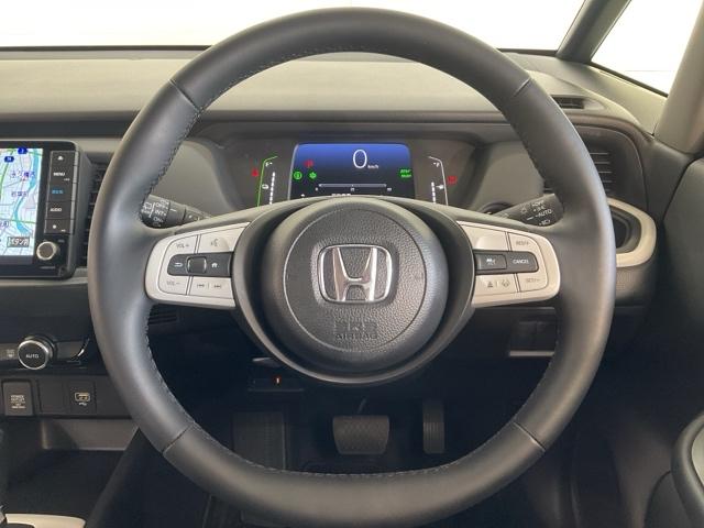 フィット e:HEVホーム ・当社デモカー・前後ドラレコ装着車 前後誤発進抑制機能 クリソナ 助手席エアバッグ 運転席エアバッグ 1オナ アイドリングストップ 禁煙 LEDライト バックカメラ ABS サイドエアバッグ キーレス(14枚目)