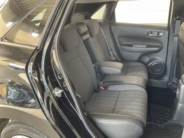 フィット e:HEVホーム ・当社デモカー・前後ドラレコ装着車 前後誤発進抑制機能 クリソナ 助手席エアバッグ 運転席エアバッグ 1オナ アイドリングストップ 禁煙 LEDライト バックカメラ ABS サイドエアバッグ キーレス(18枚目)