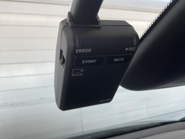 フィット e:HEVホーム ・当社デモカー・前後ドラレコ装着車 前後誤発進抑制機能 クリソナ 助手席エアバッグ 運転席エアバッグ 1オナ アイドリングストップ 禁煙 LEDライト バックカメラ ABS サイドエアバッグ キーレス(30枚目)