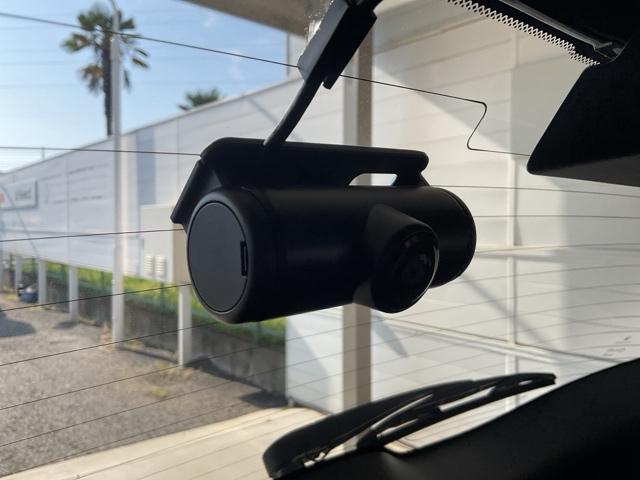 フィット e:HEVホーム ・当社デモカー・前後ドラレコ装着車 前後誤発進抑制機能 クリソナ 助手席エアバッグ 運転席エアバッグ 1オナ アイドリングストップ 禁煙 LEDライト バックカメラ ABS サイドエアバッグ キーレス(31枚目)