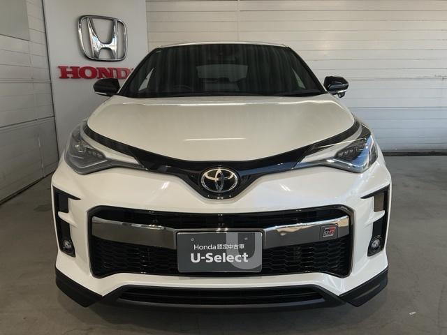 Ｃ－ＨＲ ＳＧＲスポーツ　・ドラレコ装着車・トヨタＳａｆｅｔｙＳｅｎｓｅ搭載　禁煙車　シートヒータ　バックガイドモニター　ＬＥＤヘッドライト　フルセグＴＶ　クルコン　ドライブレコーダ　スマートキー　ＥＴＣ　ＥＳＣ　キーレス（2枚目）