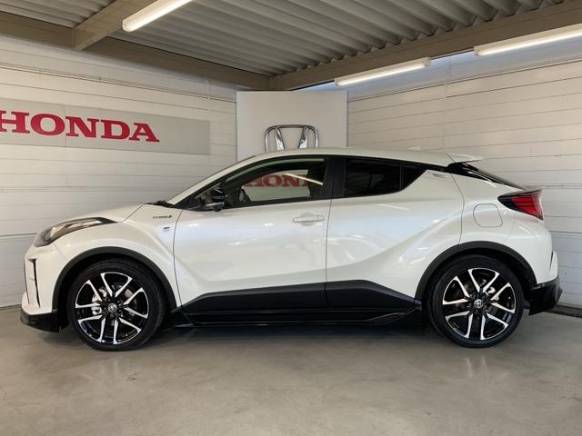 Ｃ－ＨＲ ＳＧＲスポーツ　・ドラレコ装着車・トヨタＳａｆｅｔｙＳｅｎｓｅ搭載　禁煙車　シートヒータ　バックガイドモニター　ＬＥＤヘッドライト　フルセグＴＶ　クルコン　ドライブレコーダ　スマートキー　ＥＴＣ　ＥＳＣ　キーレス（4枚目）