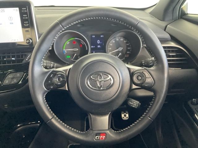 Ｃ－ＨＲ ＳＧＲスポーツ　・ドラレコ装着車・トヨタＳａｆｅｔｙＳｅｎｓｅ搭載　禁煙車　シートヒータ　バックガイドモニター　ＬＥＤヘッドライト　フルセグＴＶ　クルコン　ドライブレコーダ　スマートキー　ＥＴＣ　ＥＳＣ　キーレス（13枚目）