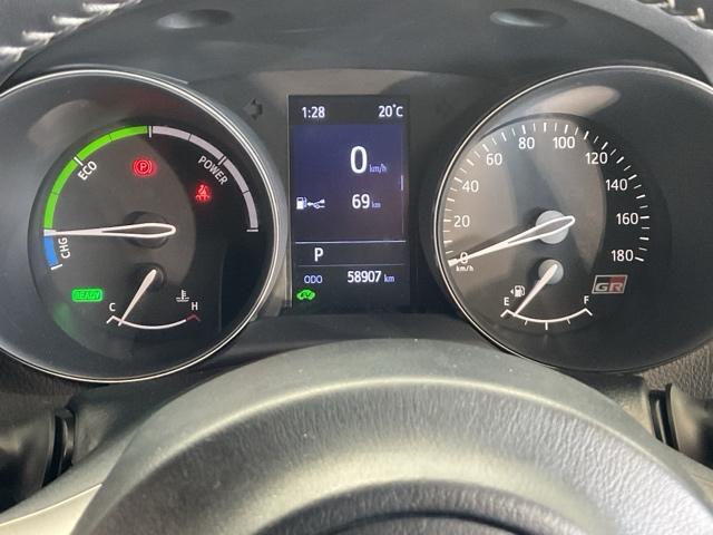 Ｃ－ＨＲ ＳＧＲスポーツ　・ドラレコ装着車・トヨタＳａｆｅｔｙＳｅｎｓｅ搭載　禁煙車　シートヒータ　バックガイドモニター　ＬＥＤヘッドライト　フルセグＴＶ　クルコン　ドライブレコーダ　スマートキー　ＥＴＣ　ＥＳＣ　キーレス（15枚目）