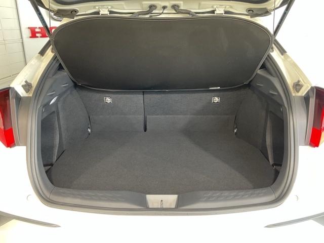 Ｃ－ＨＲ ＳＧＲスポーツ　・ドラレコ装着車・トヨタＳａｆｅｔｙＳｅｎｓｅ搭載　禁煙車　シートヒータ　バックガイドモニター　ＬＥＤヘッドライト　フルセグＴＶ　クルコン　ドライブレコーダ　スマートキー　ＥＴＣ　ＥＳＣ　キーレス（18枚目）