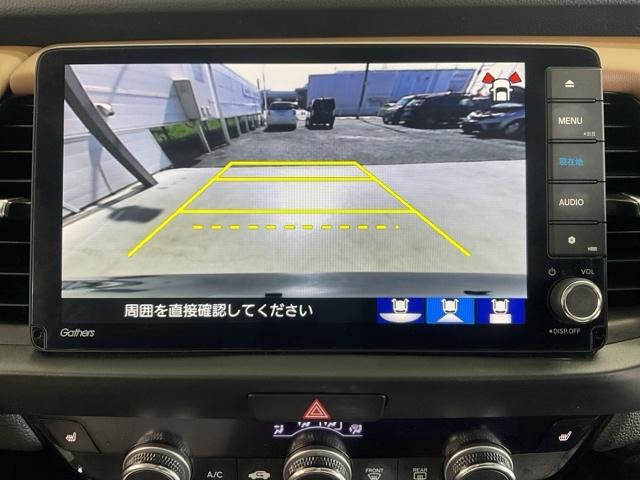 フィット ｅ：ＨＥＶリュクス　誤発進抑制機能　リアカメラ　ＥＴＣ付　ＬＥＤ　シートヒーター　クルーズコントロール　セキュリティアラーム　ドライブレコーダー　ＤＶＤ　ＶＳＡ　フルセグ　サイドエアバッグ　禁煙（27枚目）