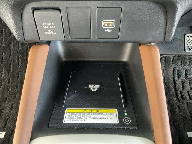 フィット ｅ：ＨＥＶリュクス　誤発進抑制機能　リアカメラ　ＥＴＣ付　ＬＥＤ　シートヒーター　クルーズコントロール　セキュリティアラーム　ドライブレコーダー　ＤＶＤ　ＶＳＡ　フルセグ　サイドエアバッグ　禁煙（38枚目）