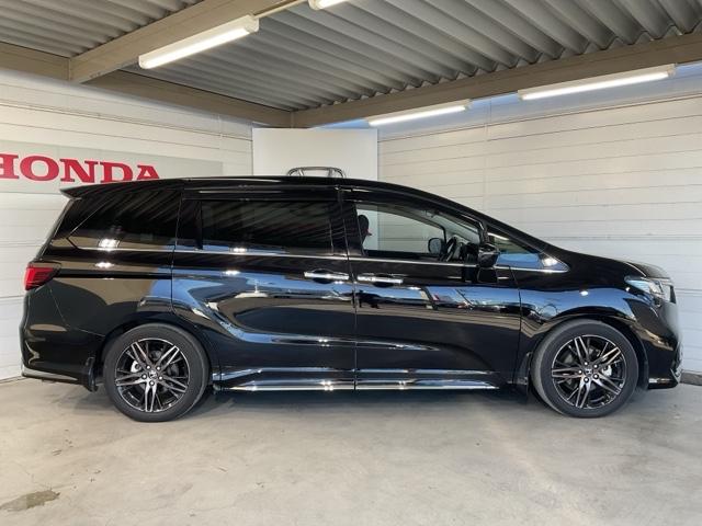 オデッセイハイブリッド ｅ：ＨＥＶアブソルート・ＥＸ　・前後ドラレコ装着車・ひょう害現状販売車　電動Ｒゲート　ＬＥＤライト　シ－トヒ－タ－　両側ＰＳＤ　パワ－シ－ト　Ｐアシスト　フルセグ　アイドルストップ　クルーズコントロール　ＤＶＤ再生機能　３列シート（9枚目）