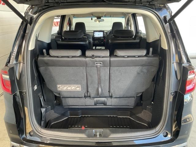 オデッセイハイブリッド ｅ：ＨＥＶアブソルート・ＥＸ　・前後ドラレコ装着車・ひょう害現状販売車　電動Ｒゲート　ＬＥＤライト　シ－トヒ－タ－　両側ＰＳＤ　パワ－シ－ト　Ｐアシスト　フルセグ　アイドルストップ　クルーズコントロール　ＤＶＤ再生機能　３列シート（21枚目）