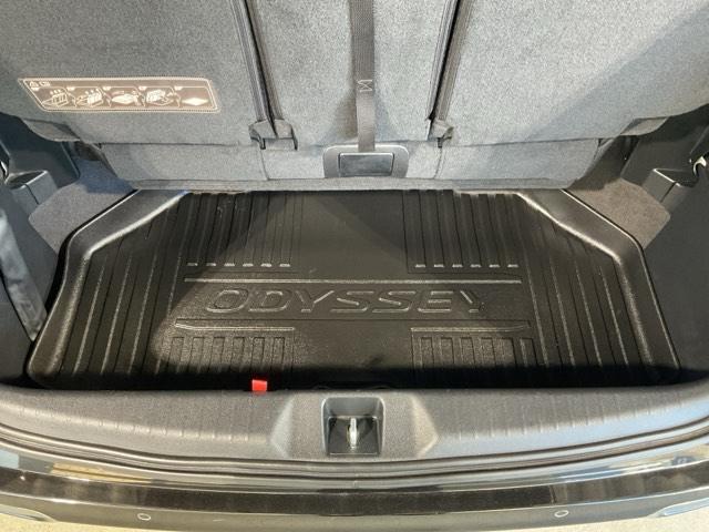 オデッセイハイブリッド ｅ：ＨＥＶアブソルート・ＥＸ　・前後ドラレコ装着車・ひょう害現状販売車　電動Ｒゲート　ＬＥＤライト　シ－トヒ－タ－　両側ＰＳＤ　パワ－シ－ト　Ｐアシスト　フルセグ　アイドルストップ　クルーズコントロール　ＤＶＤ再生機能　３列シート（22枚目）