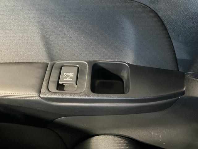 オデッセイハイブリッド ｅ：ＨＥＶアブソルート・ＥＸ　・前後ドラレコ装着車・ひょう害現状販売車　電動Ｒゲート　ＬＥＤライト　シ－トヒ－タ－　両側ＰＳＤ　パワ－シ－ト　Ｐアシスト　フルセグ　アイドルストップ　クルーズコントロール　ＤＶＤ再生機能　３列シート（48枚目）