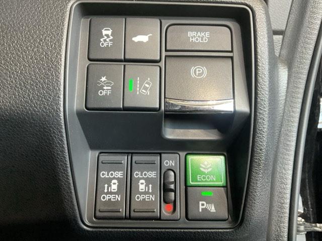 オデッセイハイブリッド ｅ：ＨＥＶアブソルート・ＥＸ　・前後ドラレコ装着車・ひょう害現状販売車　電動Ｒゲート　ＬＥＤライト　シ－トヒ－タ－　両側ＰＳＤ　パワ－シ－ト　Ｐアシスト　フルセグ　アイドルストップ　クルーズコントロール　ＤＶＤ再生機能　３列シート（52枚目）