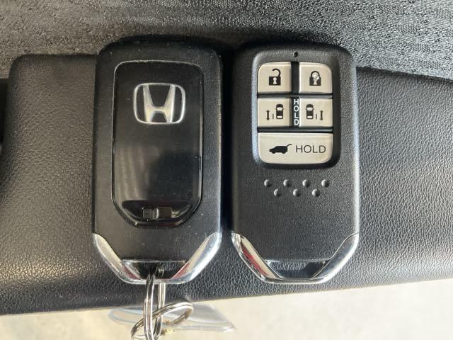 オデッセイハイブリッド ｅ：ＨＥＶアブソルート・ＥＸ　・前後ドラレコ装着車・ひょう害現状販売車　電動Ｒゲート　ＬＥＤライト　シ－トヒ－タ－　両側ＰＳＤ　パワ－シ－ト　Ｐアシスト　フルセグ　アイドルストップ　クルーズコントロール　ＤＶＤ再生機能　３列シート（58枚目）