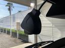 ｅ：ＨＥＶリュクス　誤発進抑制機能　リアカメラ　ＥＴＣ付　ＬＥＤ　シートヒーター　クルーズコントロール　セキュリティアラーム　ドライブレコーダー　ＤＶＤ　ＶＳＡ　フルセグ　サイドエアバッグ　禁煙（31枚目）