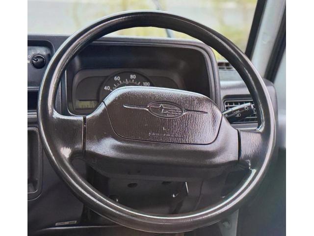 サンバートラック ＴＢ　パートタイム４ｗｄ　５ＭＴギアチェンジ車　運転席エアバッグ（8枚目）