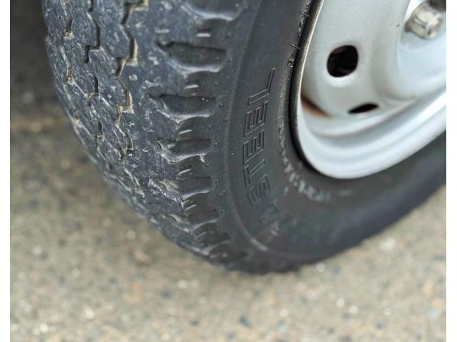 サンバートラック ＴＢ　パートタイム４ｗｄ　５ＭＴギアチェンジ車　運転席エアバッグ（51枚目）