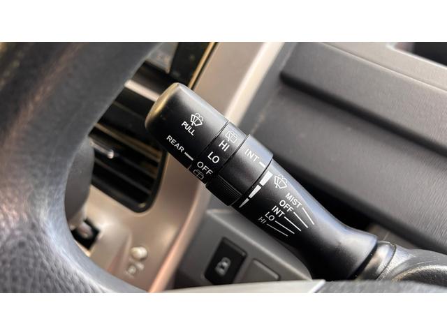 ノア Ｘ　Ｌセレクション　パートタイム４ＷＤ　バックカメラ　パワースライドドア　ＥＴＣ　フリップダウンナビゲーションシステム　ＤＴＶ　フロントフォグランプ　キーレスエントリ（12枚目）