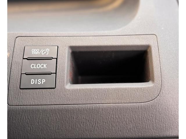 ノア Ｘ　Ｌセレクション　パートタイム４ＷＤ　バックカメラ　パワースライドドア　ＥＴＣ　フリップダウンナビゲーションシステム　ＤＴＶ　フロントフォグランプ　キーレスエントリ（15枚目）