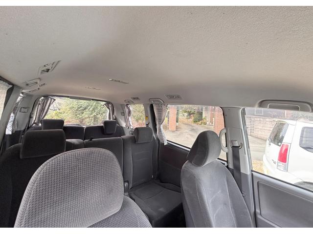 ノア Ｘ　Ｌセレクション　パートタイム４ＷＤ　バックカメラ　パワースライドドア　ＥＴＣ　フリップダウンナビゲーションシステム　ＤＴＶ　フロントフォグランプ　キーレスエントリ（33枚目）