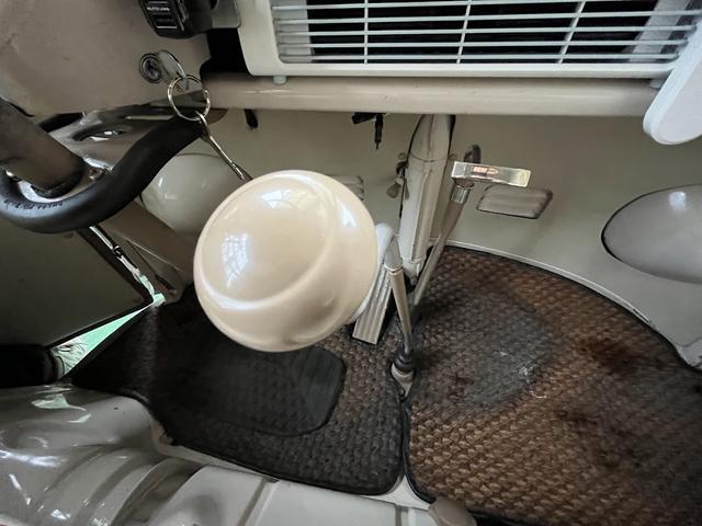 タイプII 　６５年モデル　コンビ　アーリーバス　１１Ｗ　フロントリアサファリウィンドウ　ヒーター　ローダウン　キャリア　７人（27枚目）