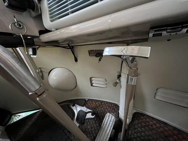 タイプII 　６５年モデル　コンビ　アーリーバス　１１Ｗ　フロントリアサファリウィンドウ　ヒーター　ローダウン　キャリア　７人（29枚目）