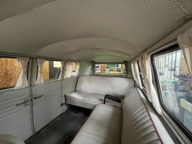 タイプII 　６５年モデル　コンビ　アーリーバス　１１Ｗ　フロントリアサファリウィンドウ　ヒーター　ローダウン　キャリア　７人（32枚目）