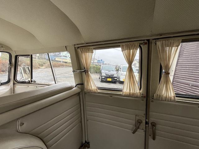 タイプII 　６５年モデル　コンビ　アーリーバス　１１Ｗ　フロントリアサファリウィンドウ　ヒーター　ローダウン　キャリア　７人（50枚目）