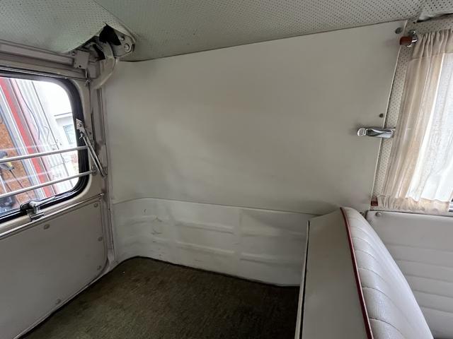 タイプII 　６５年モデル　コンビ　アーリーバス　１１Ｗ　フロントリアサファリウィンドウ　ヒーター　ローダウン　キャリア　７人（52枚目）