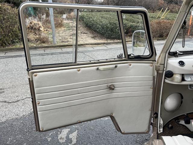 タイプII 　６５年モデル　コンビ　アーリーバス　１１Ｗ　フロントリアサファリウィンドウ　ヒーター　ローダウン　キャリア　７人（54枚目）