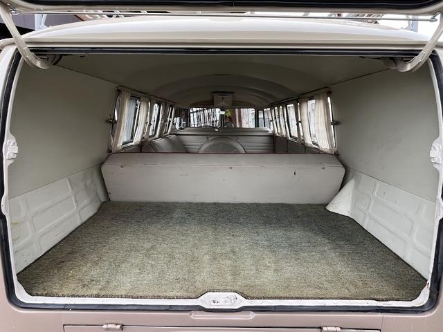 タイプII 　６５年モデル　コンビ　アーリーバス　１１Ｗ　フロントリアサファリウィンドウ　ヒーター　ローダウン　キャリア　７人（56枚目）