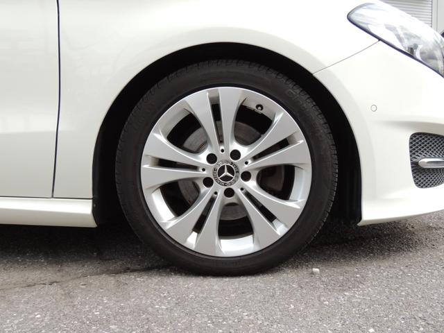 Ｂクラス Ｂ１８０　Ｂ１８０　　レーダーセーフティＰＫＧ　ＡＣＣ　衝突軽減Ｂ　ＬＫＡ　ＢＳＭ　半革　ナビ　Ｂｌｕｅｔｏｏｔｈ　ＣＤ　ＤＶＤ　ＴＶ　Ｂカメラ　Ｄ席Ｐシート　キーレスゴー　ＥＴＣ　純正１７ＡＷ　ＬＥＤ（22枚目）