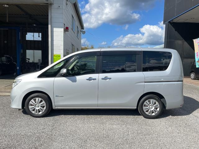 セレナ ２０Ｘ　Ｓ－ハイブリッドアドバンスドセーフティパック　ルームミラー型全方位カメラ／ＥＴＣ／スマートキー／メモリーナビ／Ｂｌｕｅｔｏｏｔｈオーディオ／障害物センサー／盗難防止装置／衝突被害軽減ブレーキ／（5枚目）