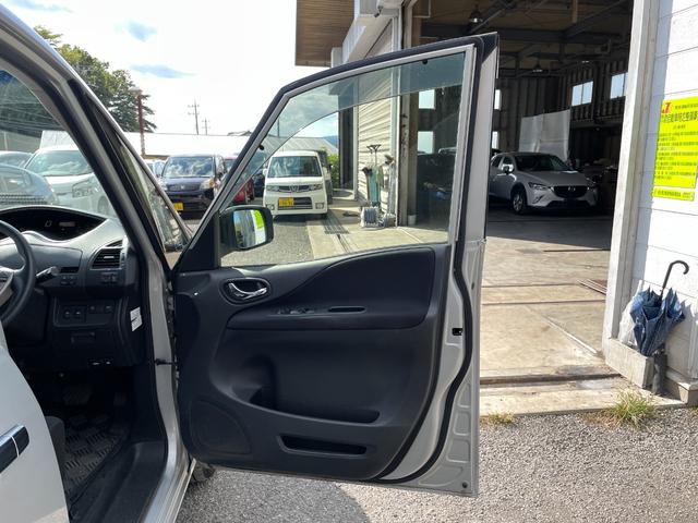 セレナ ２０Ｘ　Ｓ－ハイブリッドアドバンスドセーフティパック　ルームミラー型全方位カメラ／ＥＴＣ／スマートキー／メモリーナビ／Ｂｌｕｅｔｏｏｔｈオーディオ／障害物センサー／盗難防止装置／衝突被害軽減ブレーキ／（25枚目）