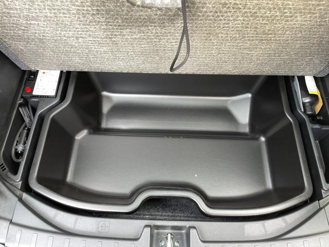 Ｎ－ＯＮＥ プレミアム　ツアラー・Ｌパッケージ　ディスチャージヘッドライト／フロントフォグランプ／スマートキー／メモリーナビ／ワンセグＴＶ／バックカメラ／Ｂｌｕｅｔｏｏｔｈオーディオ／（20枚目）