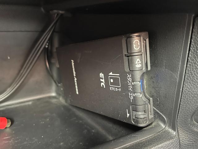 Ｎ－ＯＮＥ プレミアム　ツアラー・Ｌパッケージ　ディスチャージヘッドライト／フロントフォグランプ／スマートキー／メモリーナビ／ワンセグＴＶ／バックカメラ／Ｂｌｕｅｔｏｏｔｈオーディオ／（65枚目）