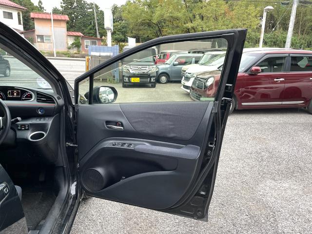 シエンタ ハイブリッドG メモリーナビ/Bluetoothオーディオ/CD/バックカメラ/両側電動スライドドア/盗難防止装置/スマートキー/3列シート/(25枚目)